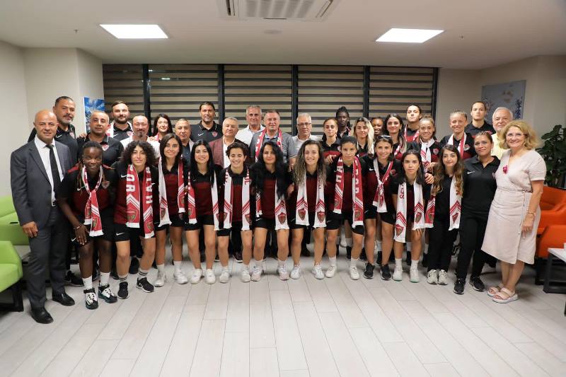 ONVO HATAYSPOR KADIN FUTBOL TAKIMI TANITILDI